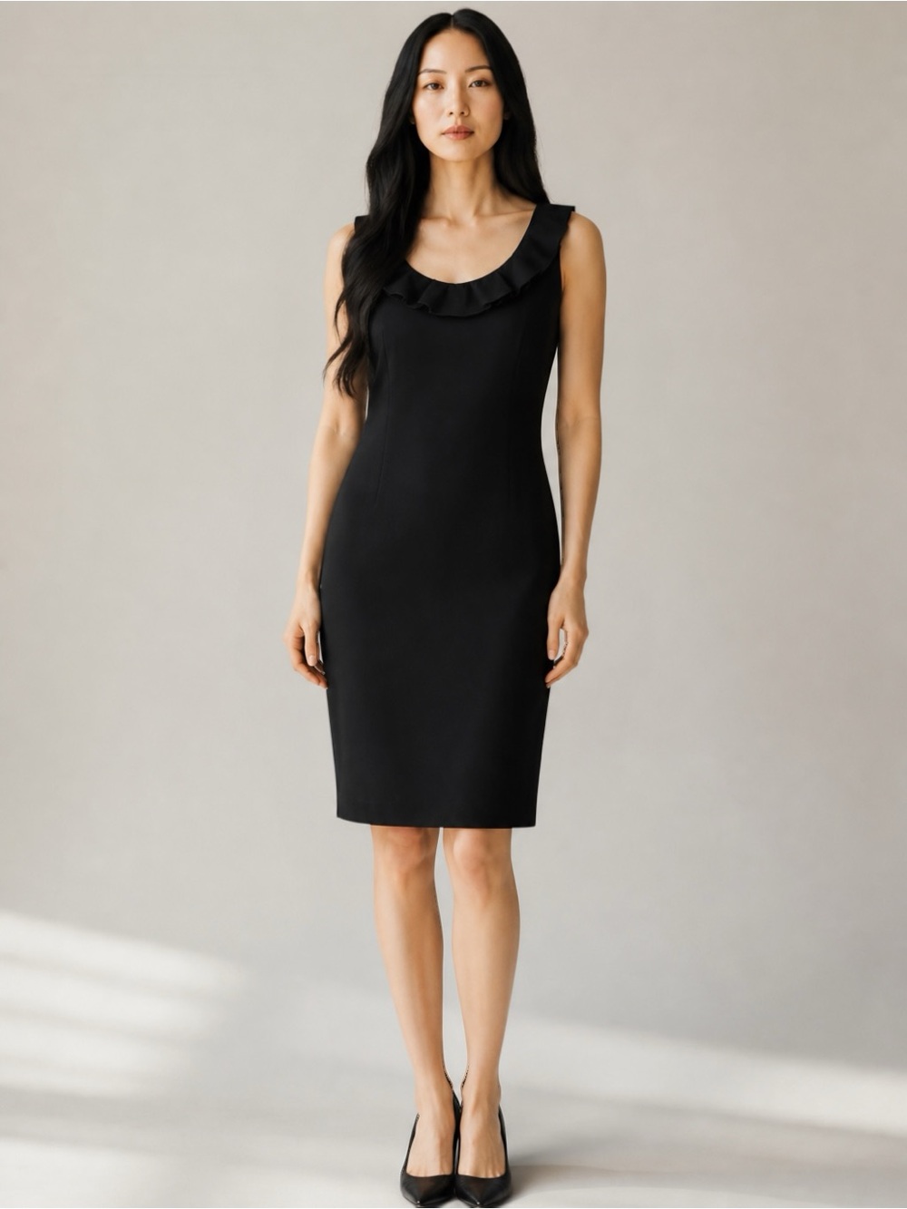 Davis Warren, Elegant Black Dress with ruffle collar Pettit size 8 NWOT